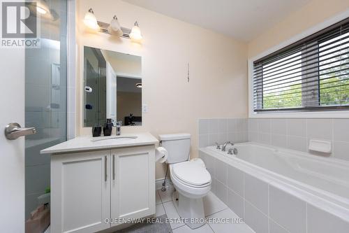 30 Ingleside Street, Vaughan, ON - Indoor Photo Showing Bathroom