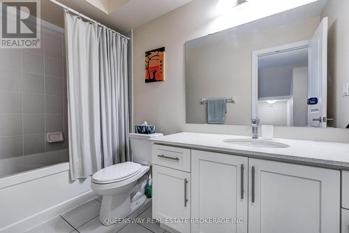 30 Ingleside Street, Vaughan, ON - Indoor Photo Showing Bathroom