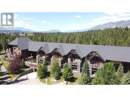 880 Lakeview Drive Drive Unit# 109, Windermere, BC - Outdoor With Facade With View