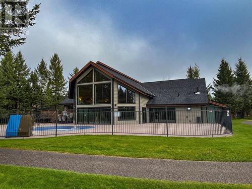 880 Lakeview Drive Drive Unit# 109, Windermere, BC - Outdoor With In Ground Pool