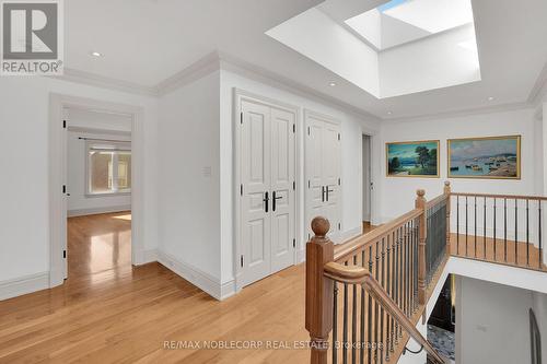 35 Yorkdale Crescent, Toronto, ON - Indoor Photo Showing Other Room