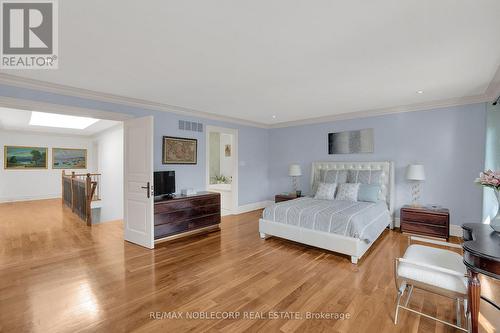 35 Yorkdale Crescent, Toronto, ON - Indoor Photo Showing Other Room