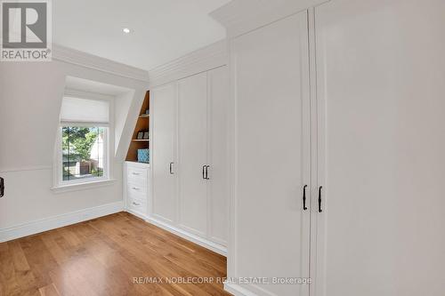 35 Yorkdale Crescent, Toronto, ON - Indoor Photo Showing Other Room