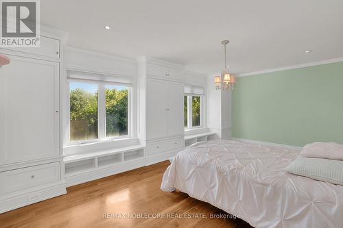 35 Yorkdale Crescent, Toronto, ON - Indoor Photo Showing Bedroom