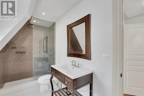 35 Yorkdale Crescent, Toronto, ON - Indoor Photo Showing Bathroom