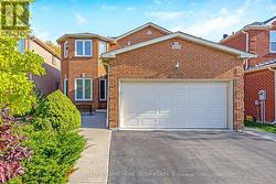 6427 OSPREY BOULEVARD  Mississauga, ON L5N 6E5