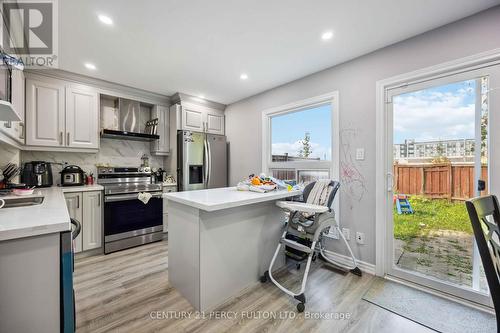 47 Woolenscote Circle, Toronto, ON - Indoor Photo Showing Kitchen