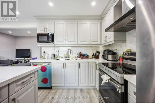 47 Woolenscote Circle, Toronto, ON - Indoor Photo Showing Kitchen With Upgraded Kitchen