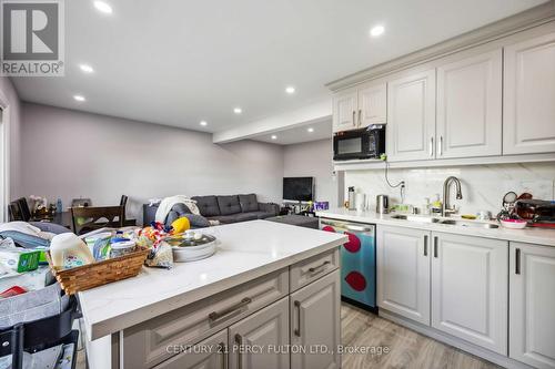 47 Woolenscote Circle, Toronto, ON - Indoor Photo Showing Kitchen