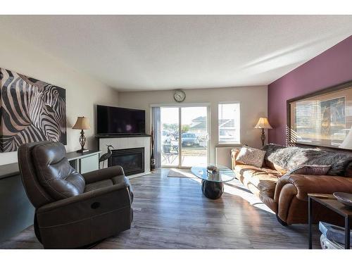 34-807 Railway Ave, Ashcroft, BC - Indoor Photo Showing Living Room With Fireplace