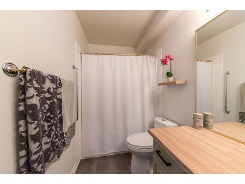 34-807 Railway Ave, Ashcroft, BC - Indoor Photo Showing Bathroom