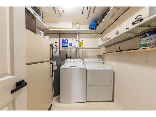 34-807 Railway Ave, Ashcroft, BC - Indoor Photo Showing Laundry Room