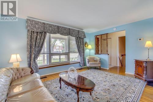 22 Bimini Crescent, Toronto, ON - Indoor Photo Showing Living Room