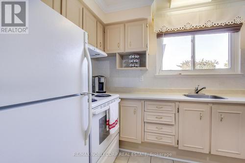 22 Bimini Crescent, Toronto, ON - Indoor Photo Showing Kitchen