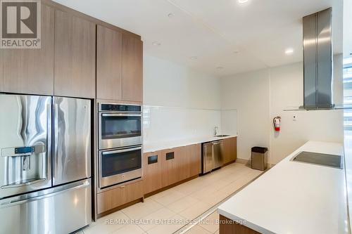 1807 - 2220 Lake Shore Boulevard W, Toronto, ON - Indoor Photo Showing Kitchen