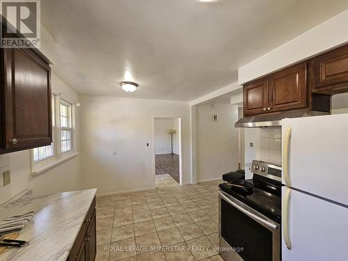 2 West Hampton Road, St. Catharines, ON - Indoor Photo Showing Kitchen