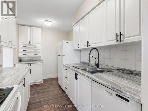 1106 - 1966 Main Street W, Hamilton, ON - Indoor Photo Showing Kitchen