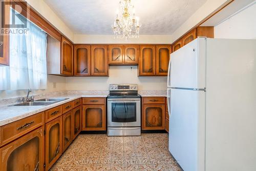 160 Gardiner Drive, Hamilton, ON - Indoor Photo Showing Kitchen With Double Sink