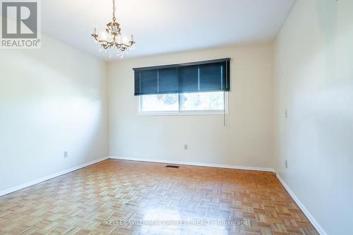 160 Gardiner Drive, Hamilton, ON - Indoor Photo Showing Other Room