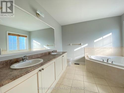 58 Heritage Hollow Estate Street, Richmond Hill, ON - Indoor Photo Showing Bathroom