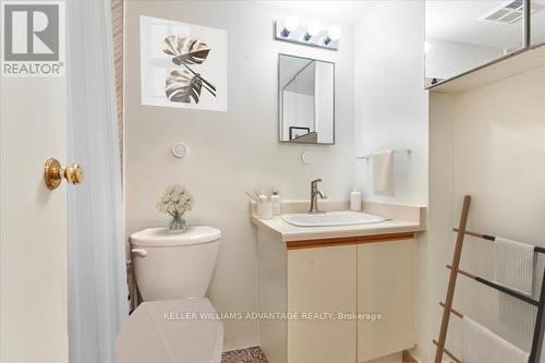 310 - 3845 Lake Shore Boulevard W, Toronto, ON - Indoor Photo Showing Bathroom