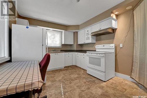 453 Lillooet Street W, Moose Jaw, SK - Indoor Photo Showing Kitchen