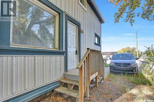 453 Lillooet Street W, Moose Jaw, SK - Outdoor