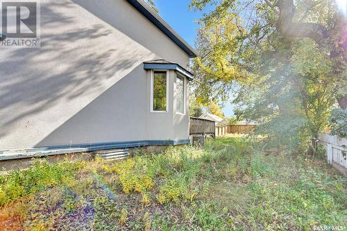 453 Lillooet Street W, Moose Jaw, SK - Outdoor