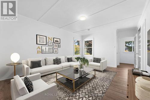 36 Windsor Avenue, Ajax, ON - Indoor Photo Showing Living Room