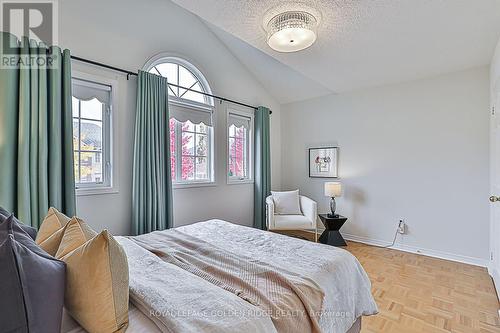 135 Warren Bradley Street, Markham, ON - Indoor Photo Showing Bedroom