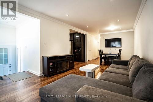 41 Longford Drive, Newmarket, ON - Indoor Photo Showing Living Room With Fireplace