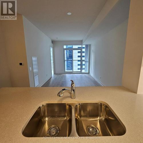 709 - 4955 Yonge Street, Toronto, ON - Indoor Photo Showing Kitchen With Double Sink