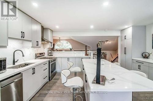 768 Grace Street, Newmarket, ON - Indoor Photo Showing Kitchen With Upgraded Kitchen