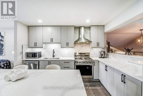 768 Grace Street, Newmarket, ON - Indoor Photo Showing Kitchen With Upgraded Kitchen