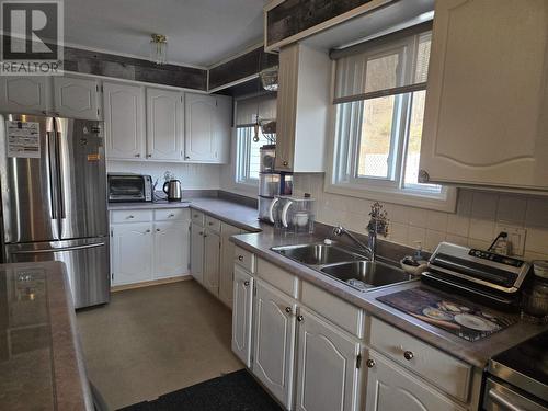 180B Ottawa Ave, Elliot Lake, ON - Indoor Photo Showing Kitchen With Double Sink