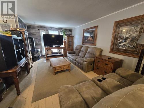 180B Ottawa Ave, Elliot Lake, ON - Indoor Photo Showing Living Room