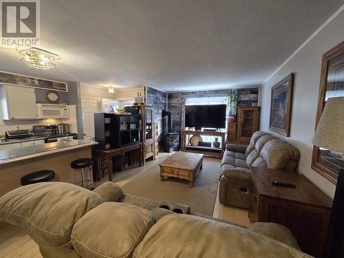 180B Ottawa Ave, Elliot Lake, ON - Indoor Photo Showing Living Room