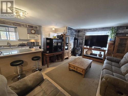 180B Ottawa Ave, Elliot Lake, ON - Indoor Photo Showing Living Room