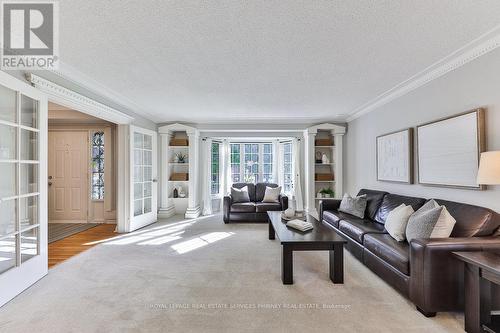 1881 Friar Tuck Court, Mississauga, ON - Indoor Photo Showing Living Room