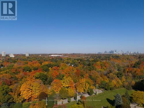 1881 Friar Tuck Court, Mississauga, ON - Outdoor With View