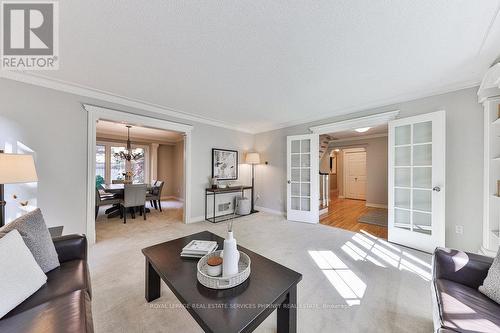 1881 Friar Tuck Court, Mississauga, ON - Indoor Photo Showing Living Room