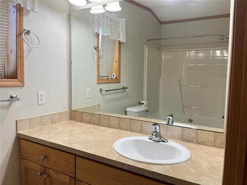 17 Eagle Way, Brandon, MB - Indoor Photo Showing Bathroom