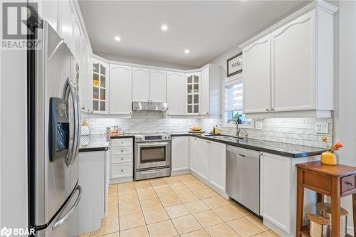 18 North Ridge Crescent, Georgetown, ON - Indoor Photo Showing Kitchen With Stainless Steel Kitchen With Upgraded Kitchen