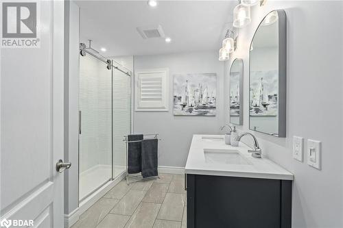 18 North Ridge Crescent, Georgetown, ON - Indoor Photo Showing Bathroom