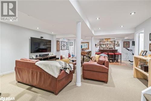 18 North Ridge Crescent, Georgetown, ON - Indoor Photo Showing Living Room