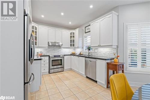 18 North Ridge Crescent, Georgetown, ON - Indoor Photo Showing Kitchen With Stainless Steel Kitchen With Upgraded Kitchen