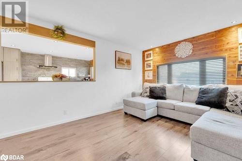 182 Henry Street, Stirling, ON - Indoor Photo Showing Living Room