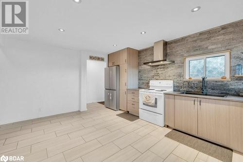 182 Henry Street, Stirling, ON - Indoor Photo Showing Kitchen