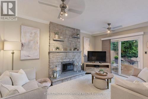 4320 Shelby Crescent, Mississauga, ON - Indoor Photo Showing Living Room With Fireplace