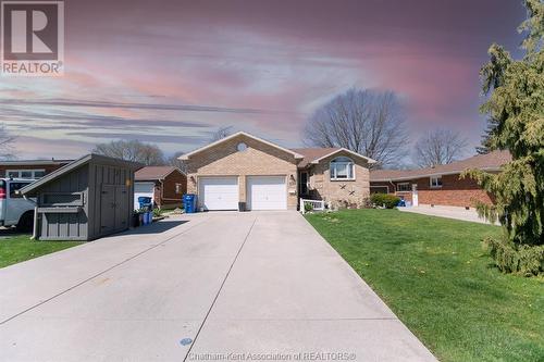 51 Pine Drive, Wallaceburg, ON - Outdoor With Facade